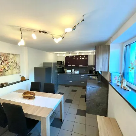 Gruene Oase Am Mausauel *