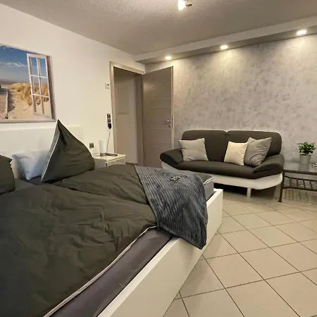 Gruene Oase Am Mausauel * Нидегген