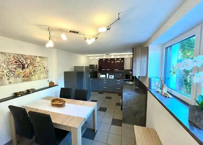 Gruene Oase Am Mausauel *